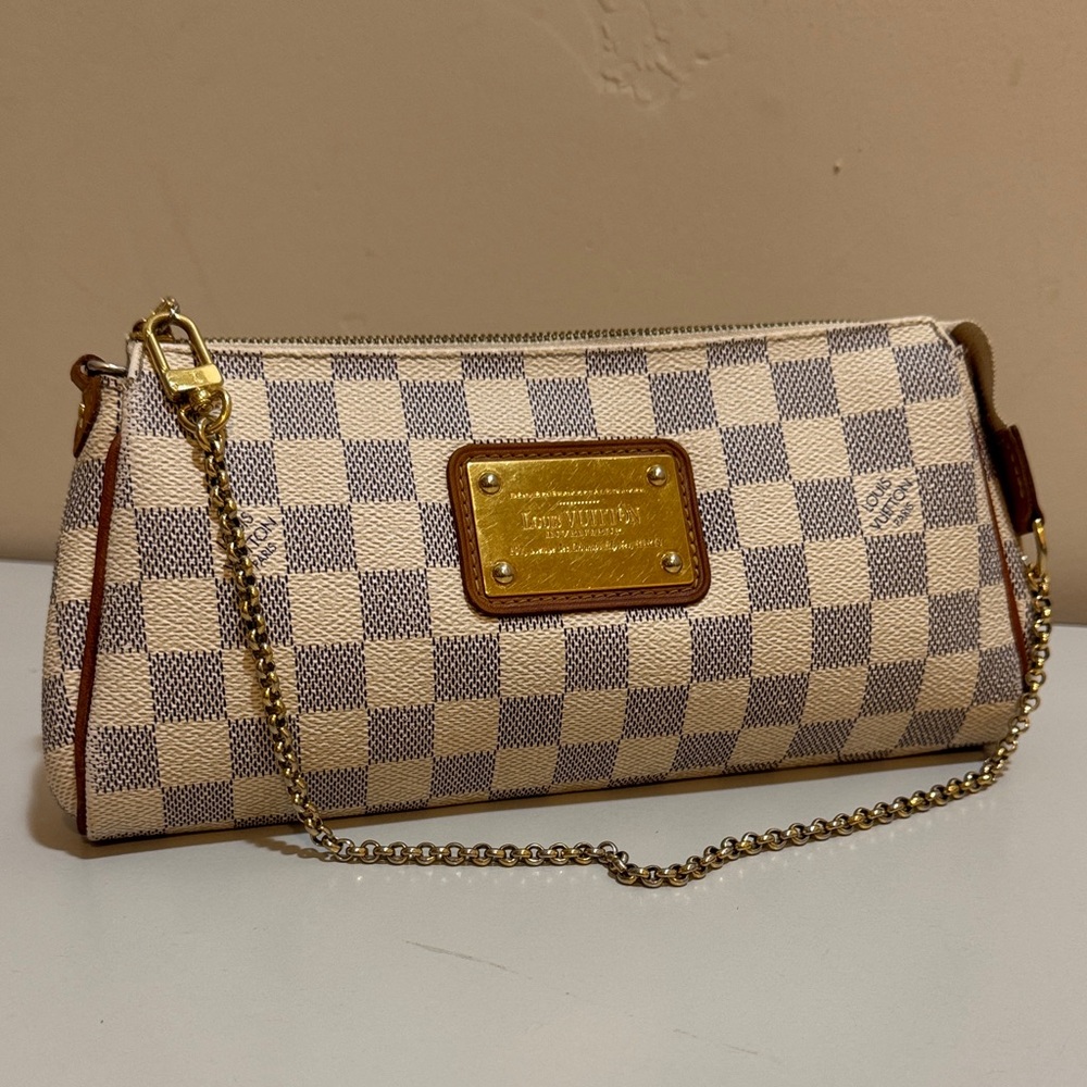 Louis Vuitton DAMIER AZUR
EVA Pochette/ bag
